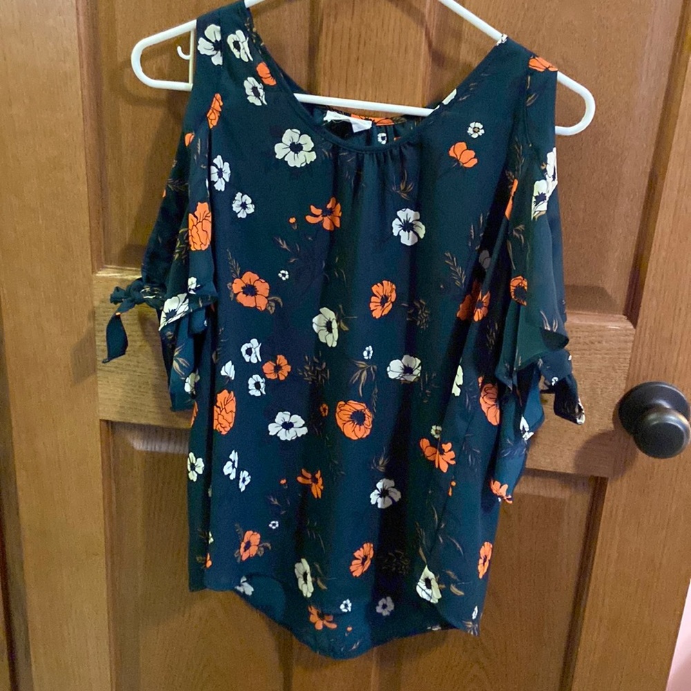Womens open shoulder green floral top